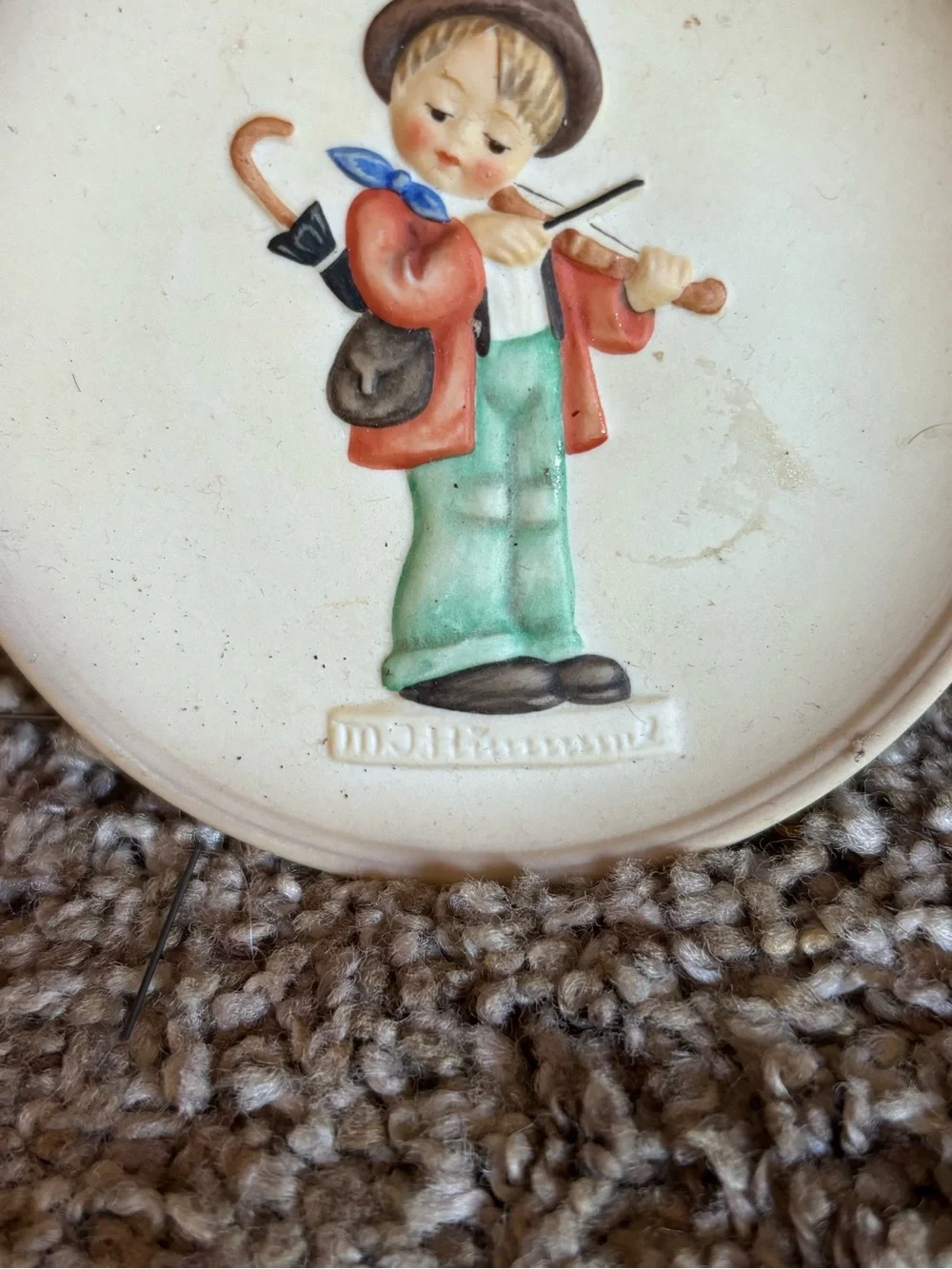 Vintage Hummel Style Boy Violinist Ceramic Wall Plaque - Cream and Green